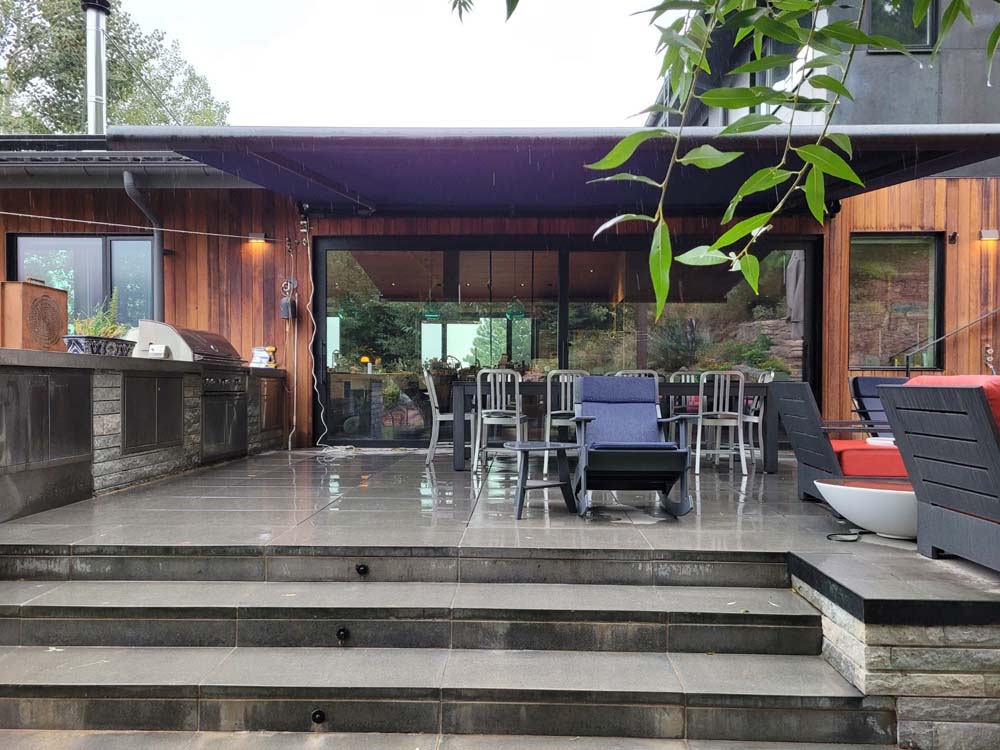 What Are Lateral Retractable Awnings?